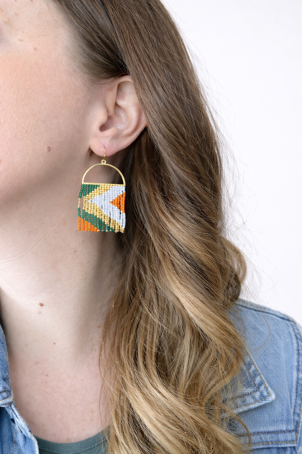 Modèle Maya – Boucles d’oreilles Bohème Perles Colorées